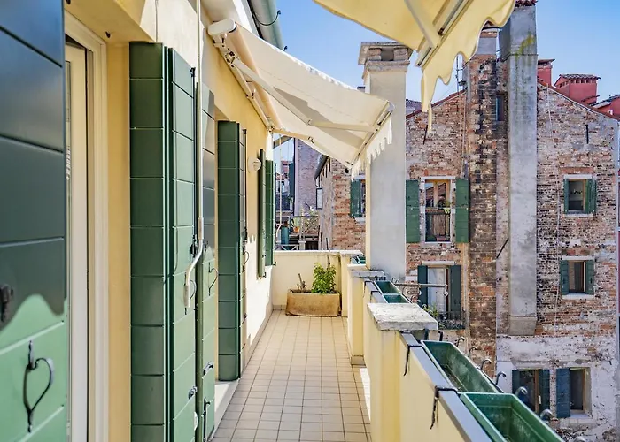 Colleoni Apartment With 2 Superb Terraces
