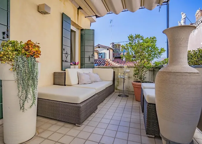Colleoni Apartment With 2 Superb Terraces